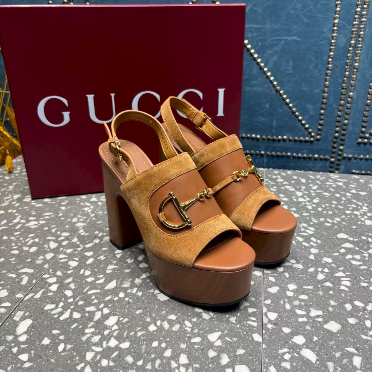 Gucci D-shaped buckle waterproof platform sandals