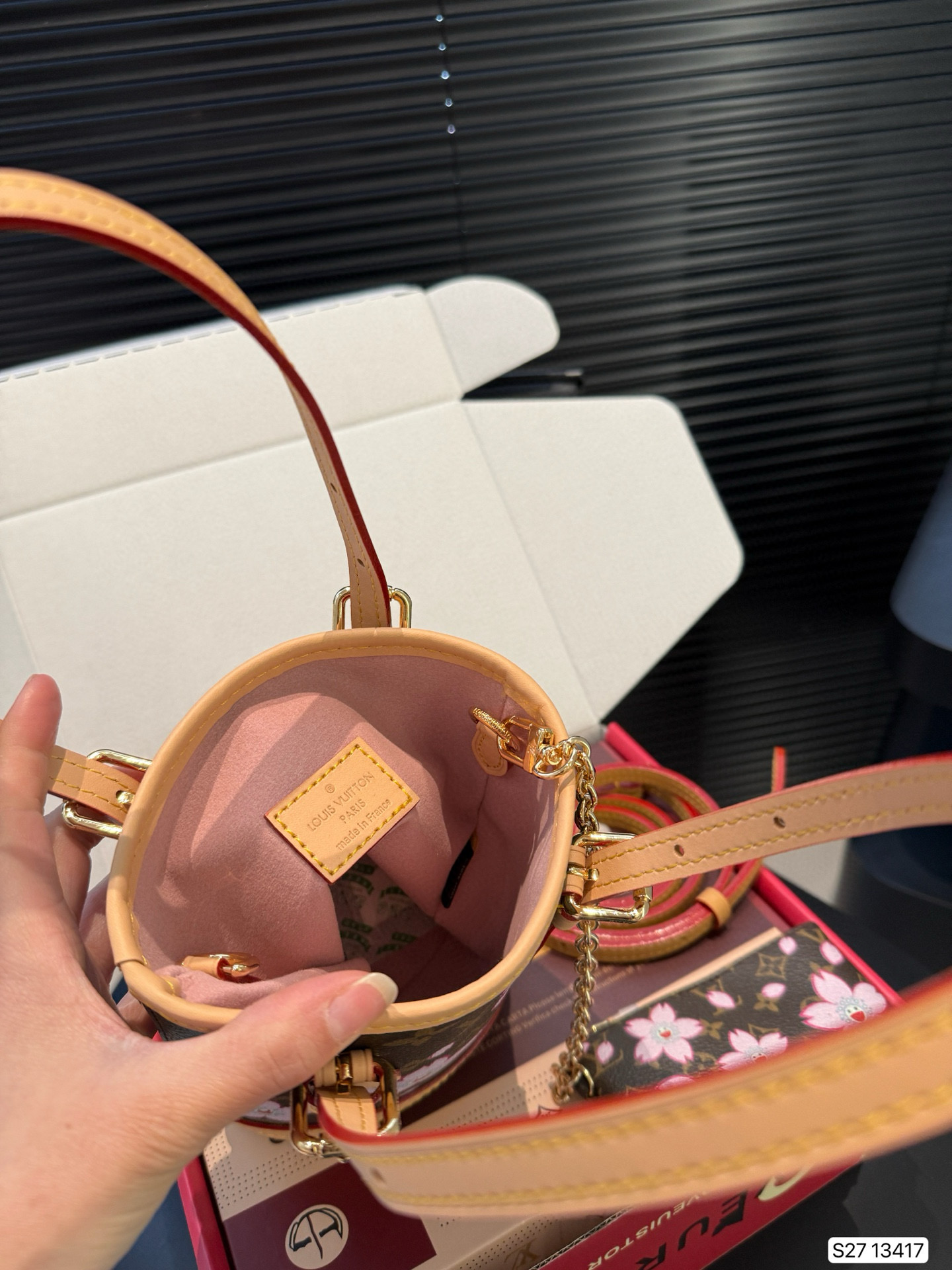 Louis Vuitton Bucket handbag