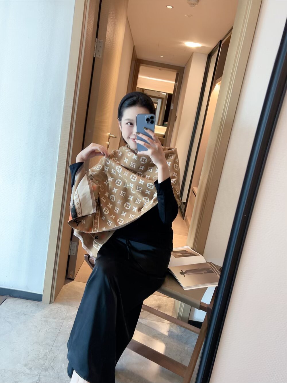 LV Louis Vuitton high-end scarf