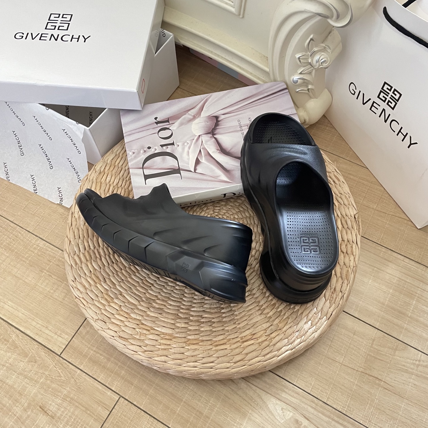 GIVENCHY Marshmallow Slides Thick-Sole Slides Wedge Heel Slides Thick-Sole