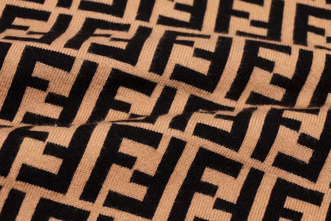 FENDI FW Crew Neck Long-Sleeved Knit Sweater