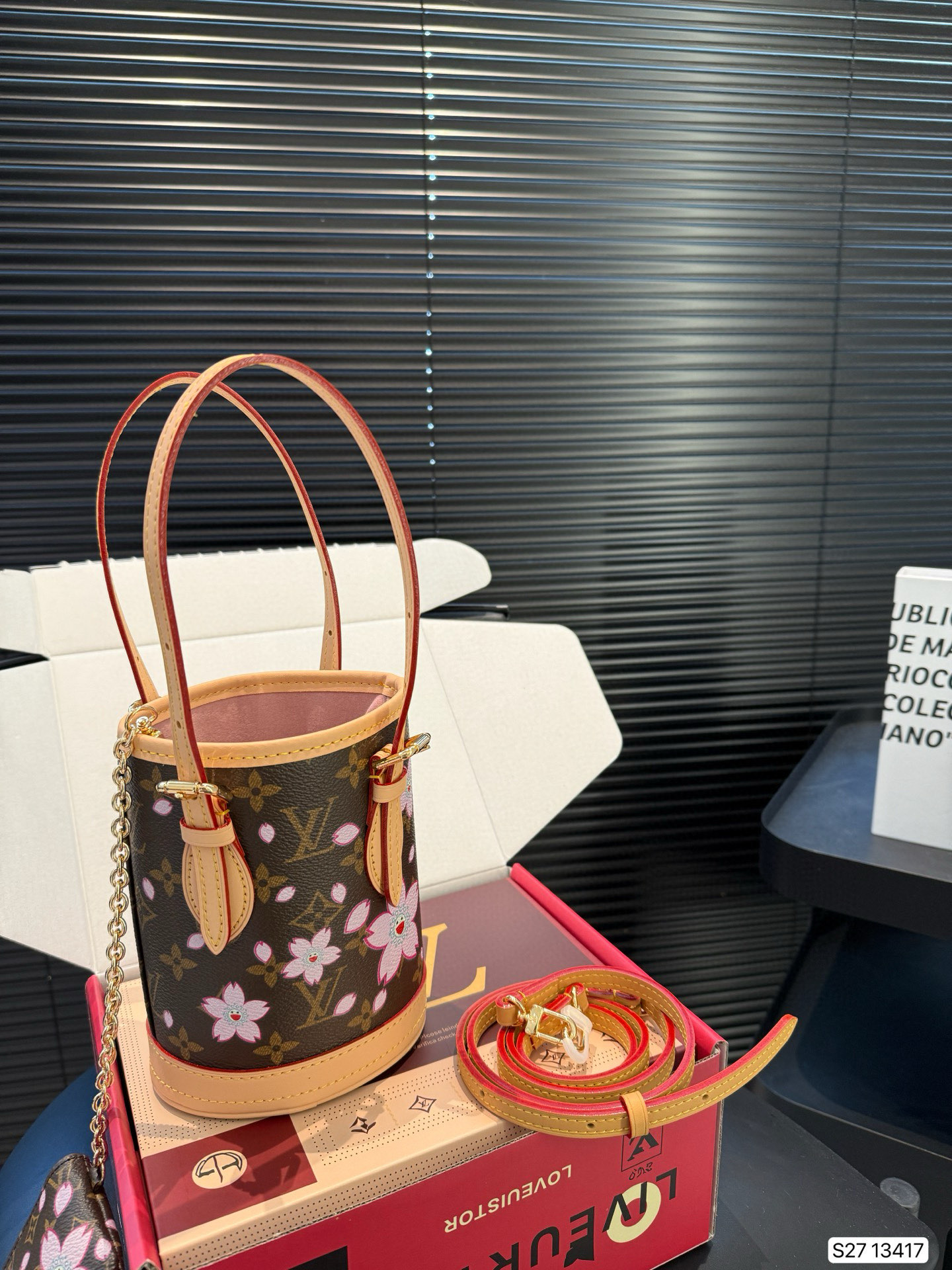 Louis Vuitton Bucket handbag