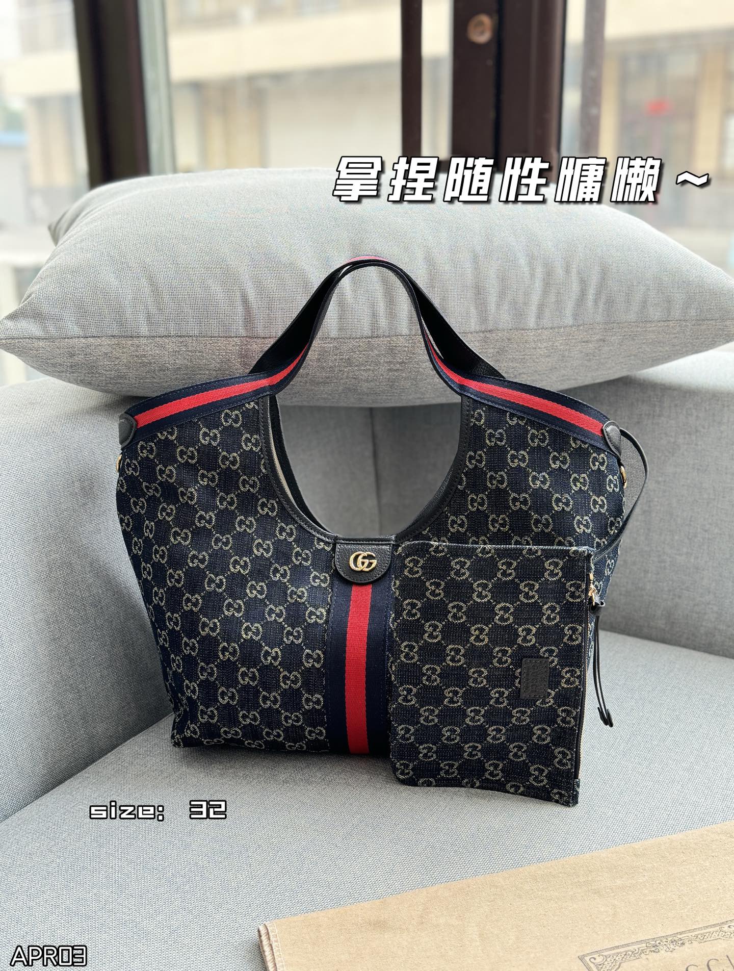 Gucci shoulder handbag