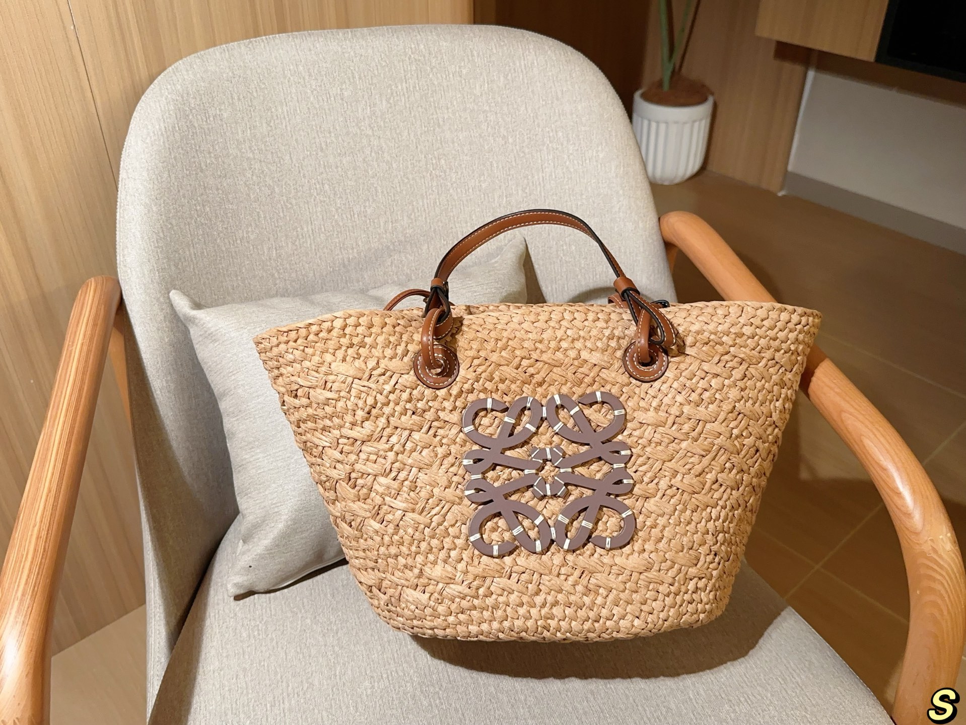 Loewe basket bag Woven cabbage basket