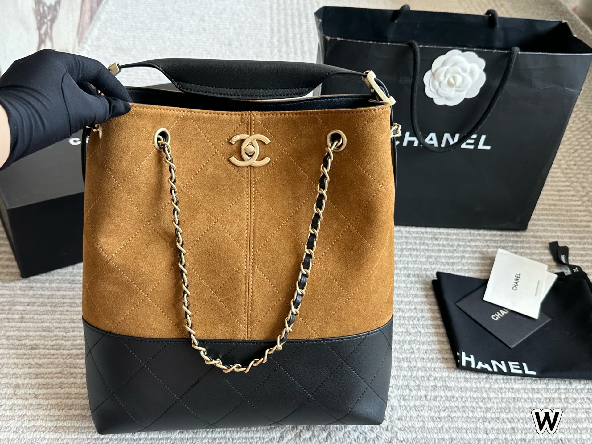 Chanel chain crossbody handbag