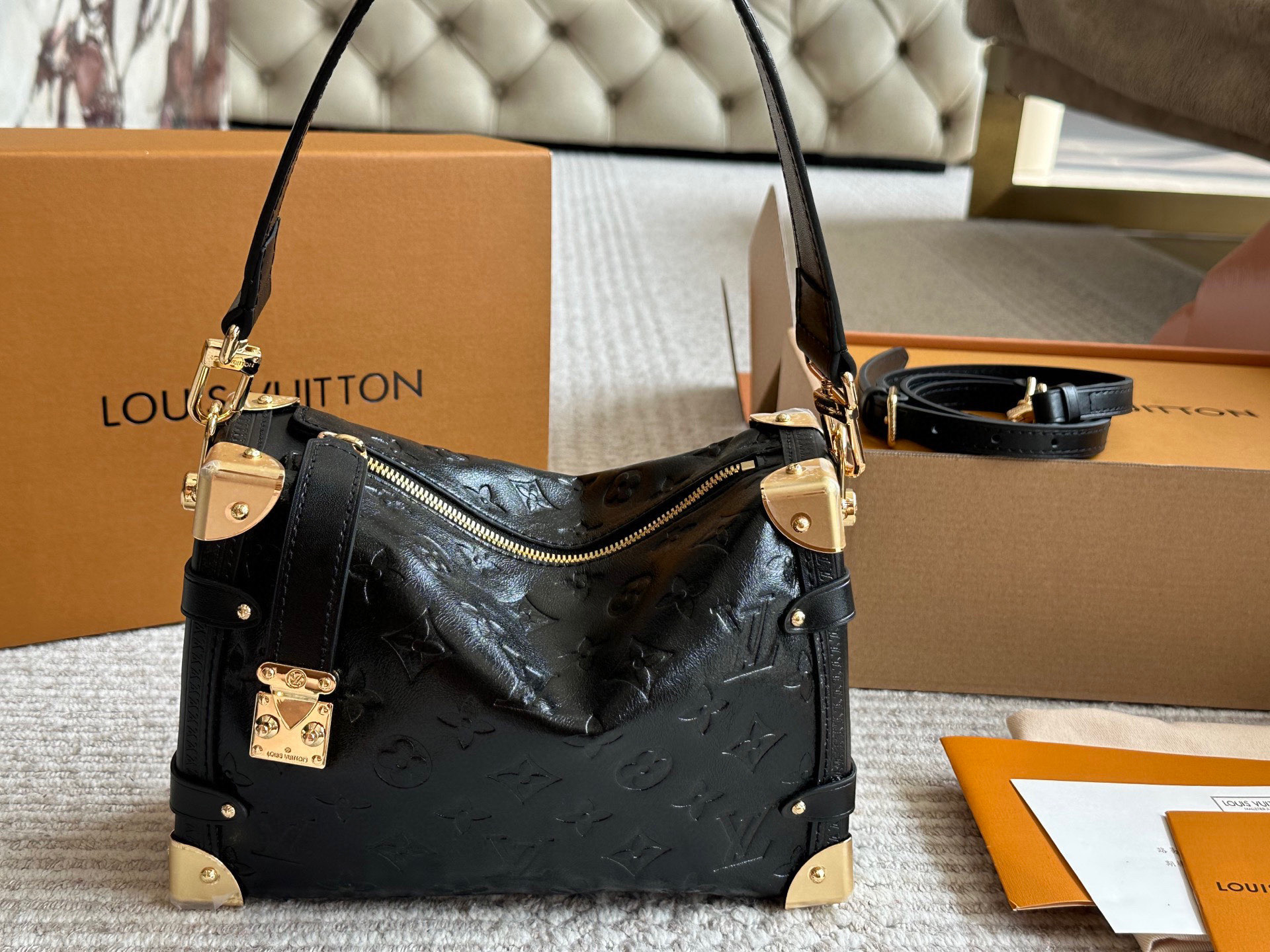 LV 25trunk suitcase bag