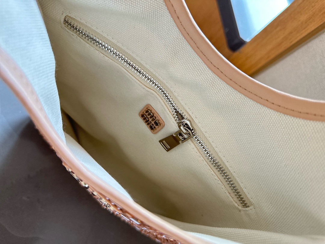 MIUMIU hobo diamond bag