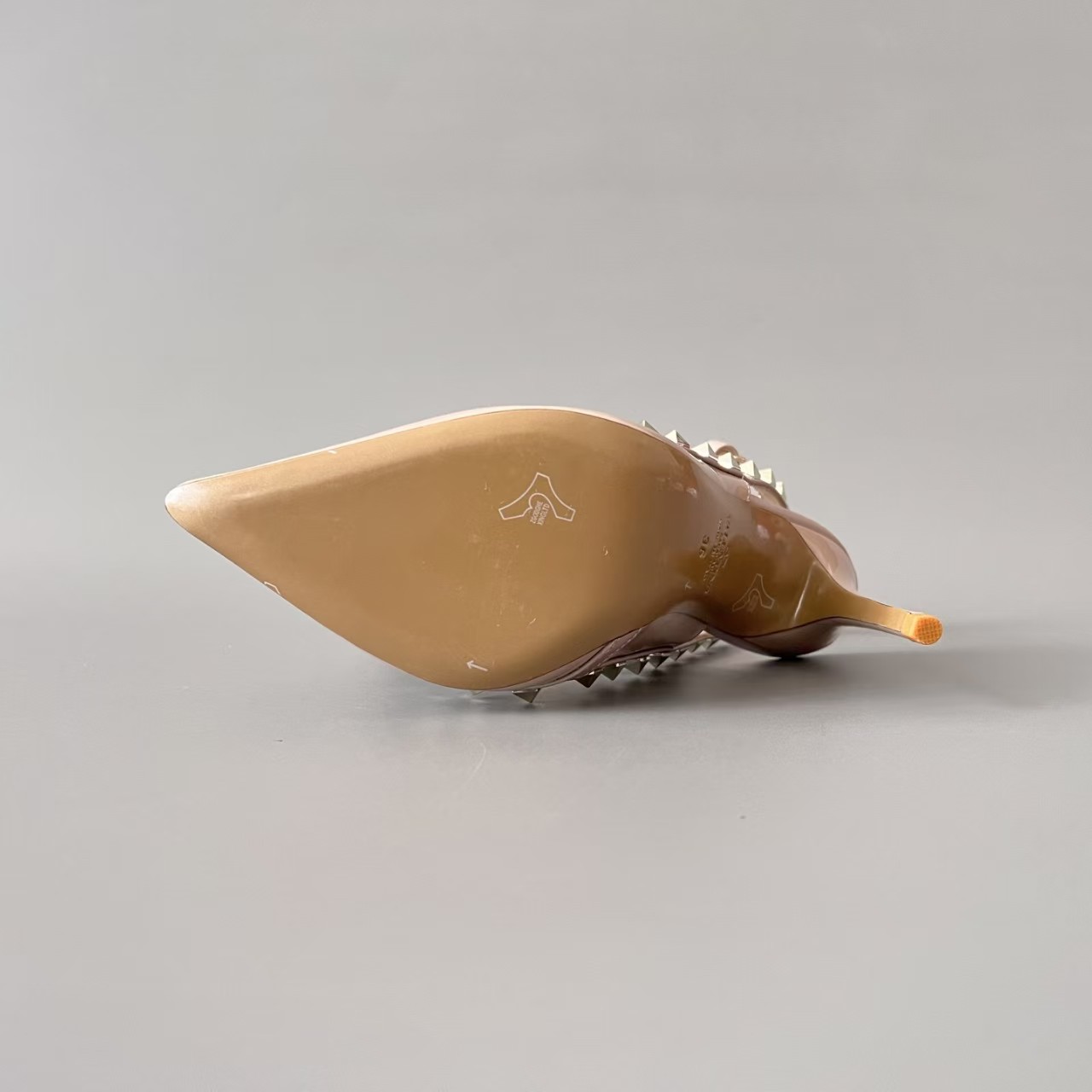 Rostud Valentino patent leather studded high heels