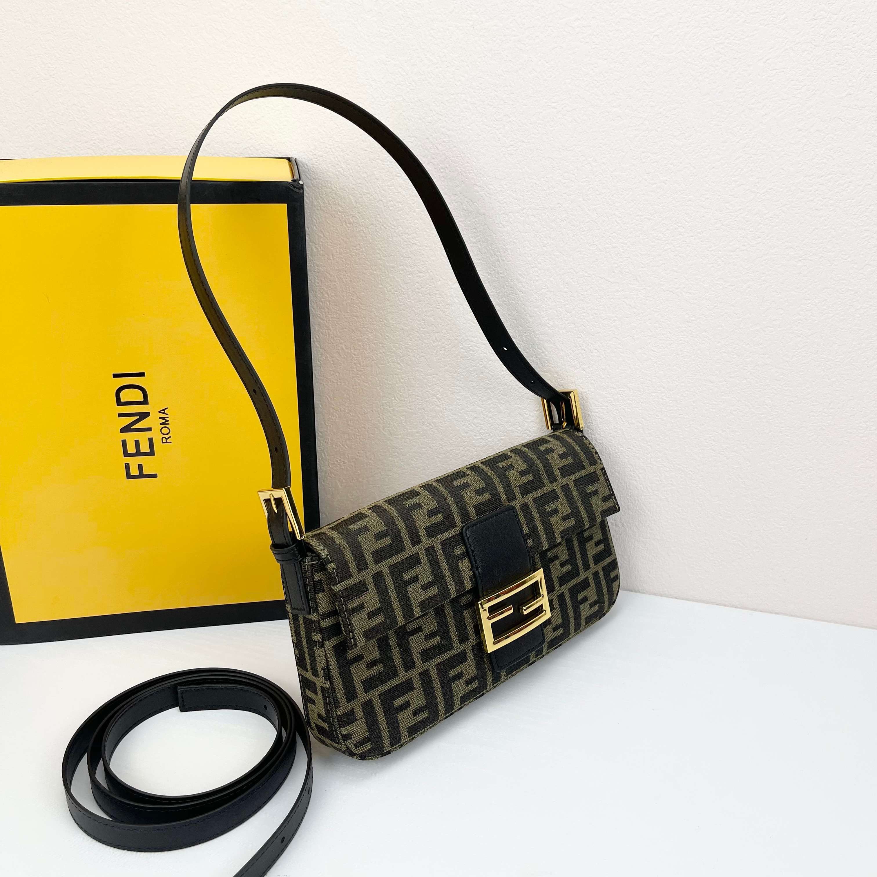 Fendi baguette bag shoulder crossbody handbag