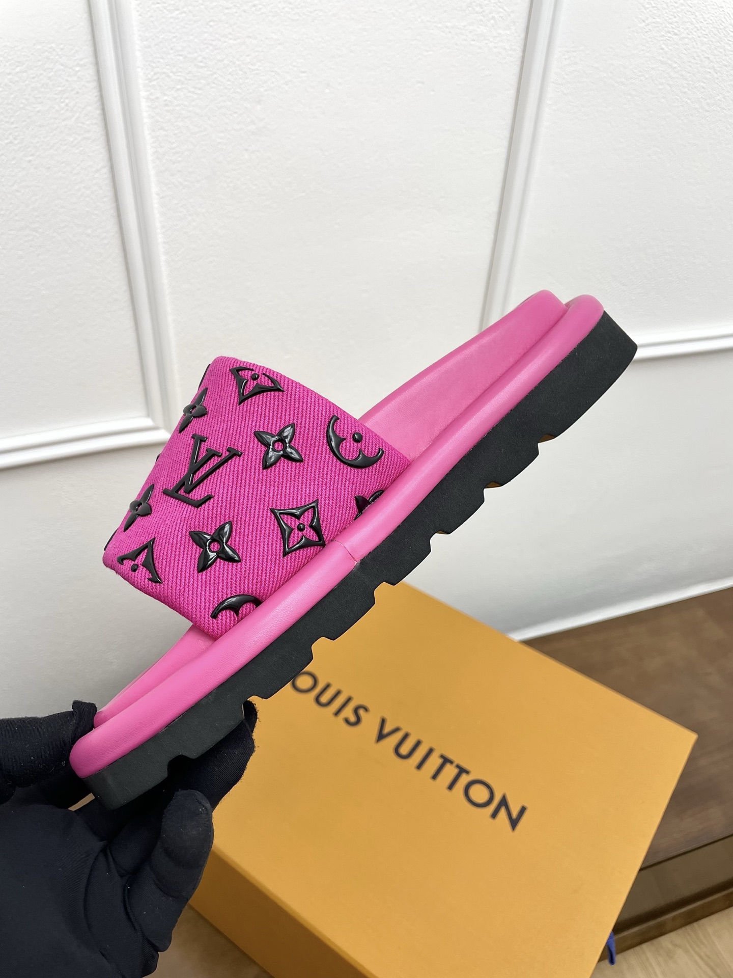 Top version LV slippers unisex