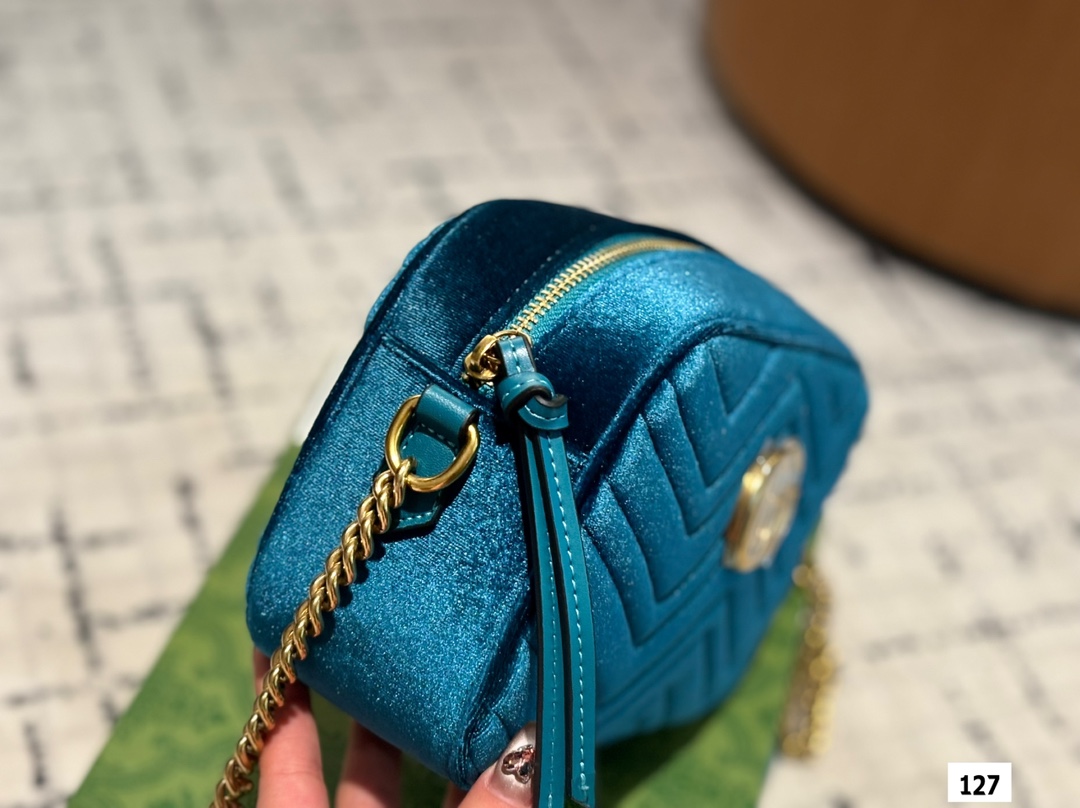 GUCCI velvet camera bag