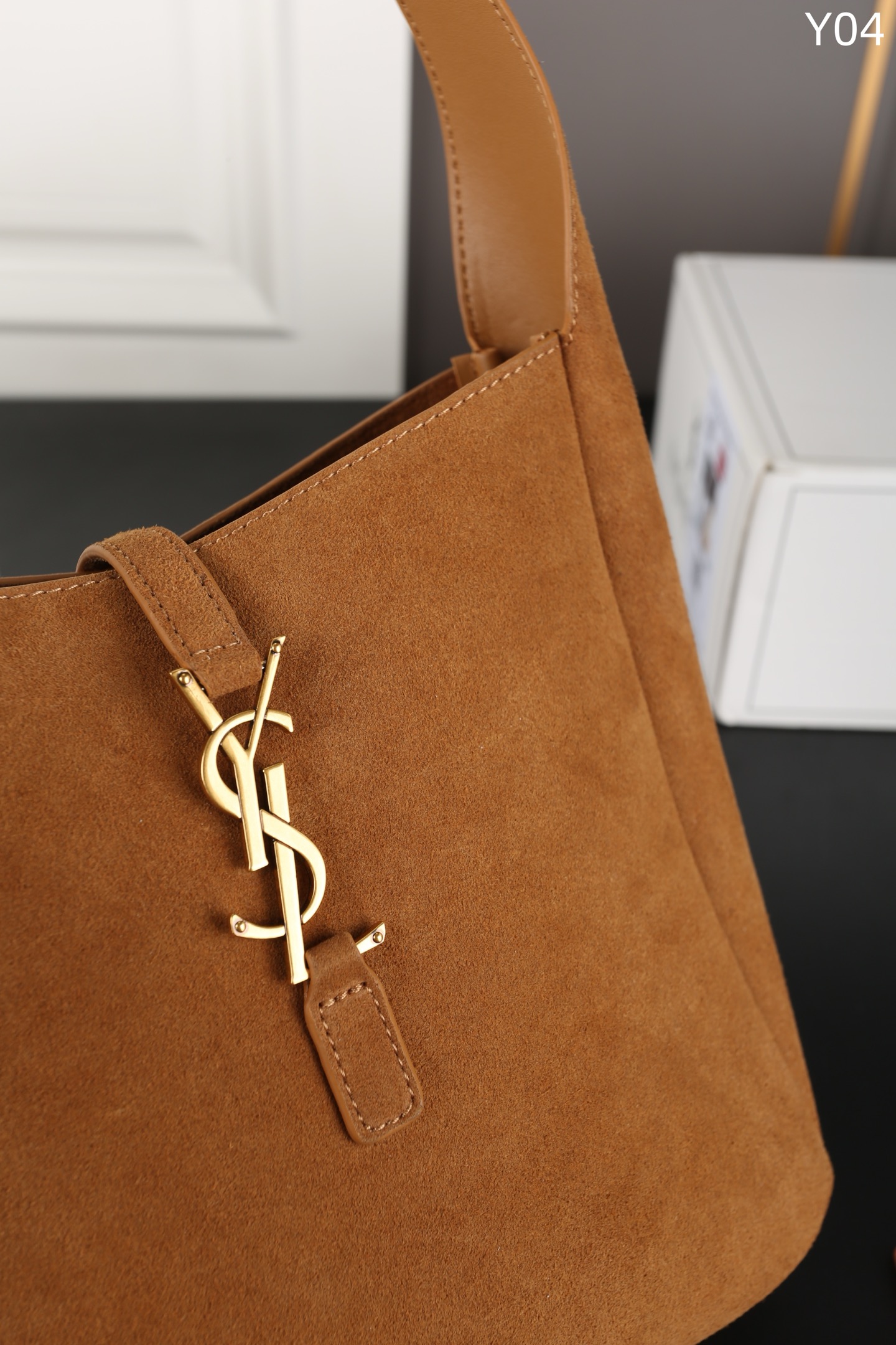 YSL LE5A7 Deerhide Shoulder Underarm Bucket Bag