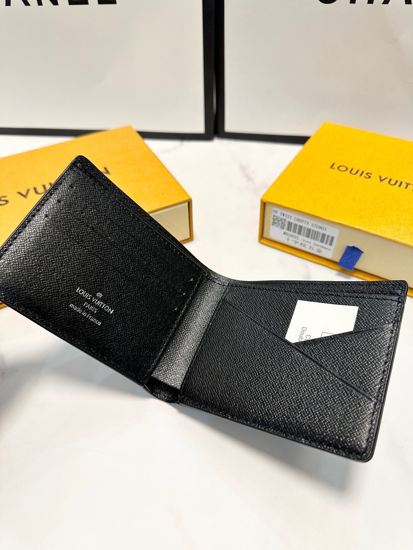 LV classic wallet/clutch