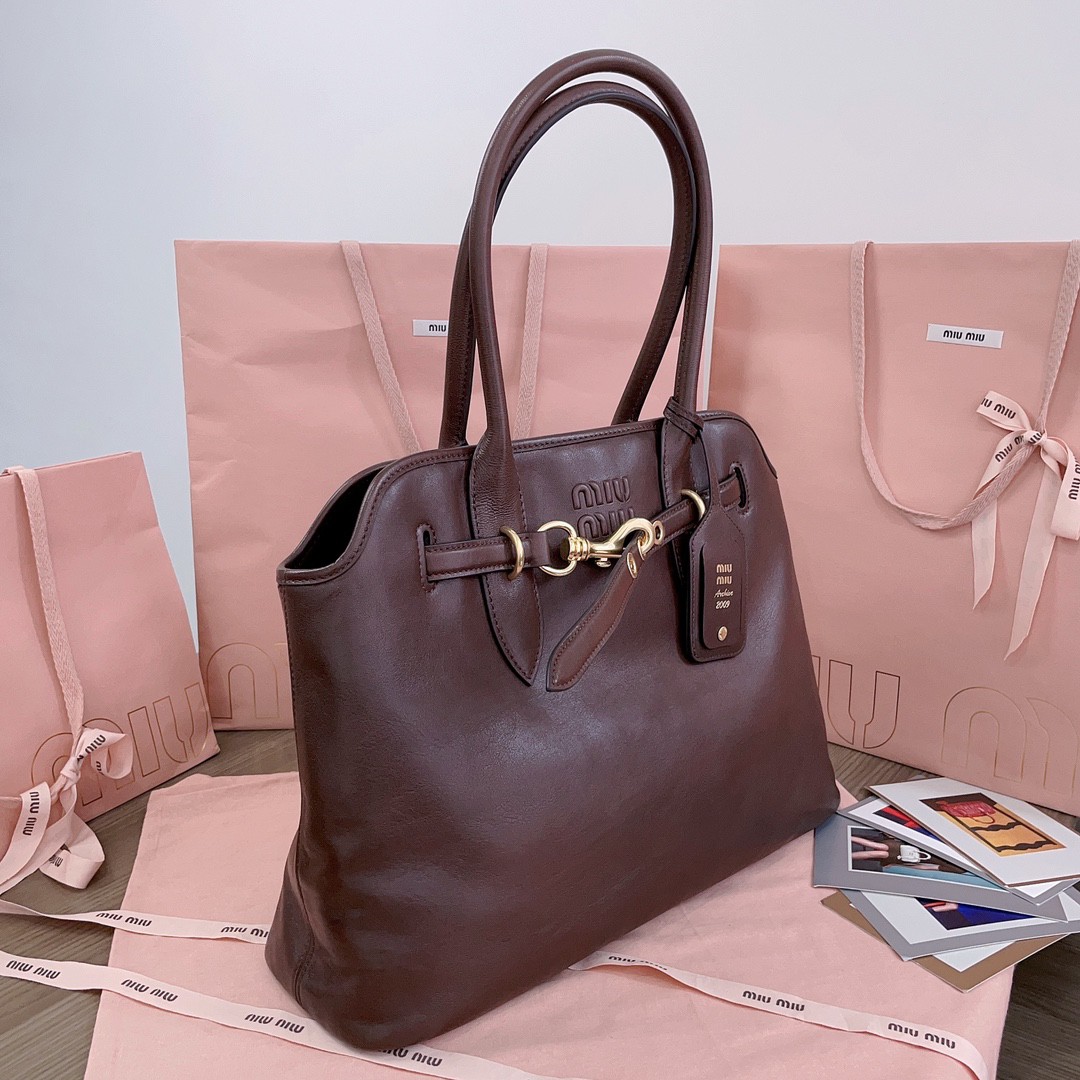 Top version miumiu sheepskin aventure naa tote handbag