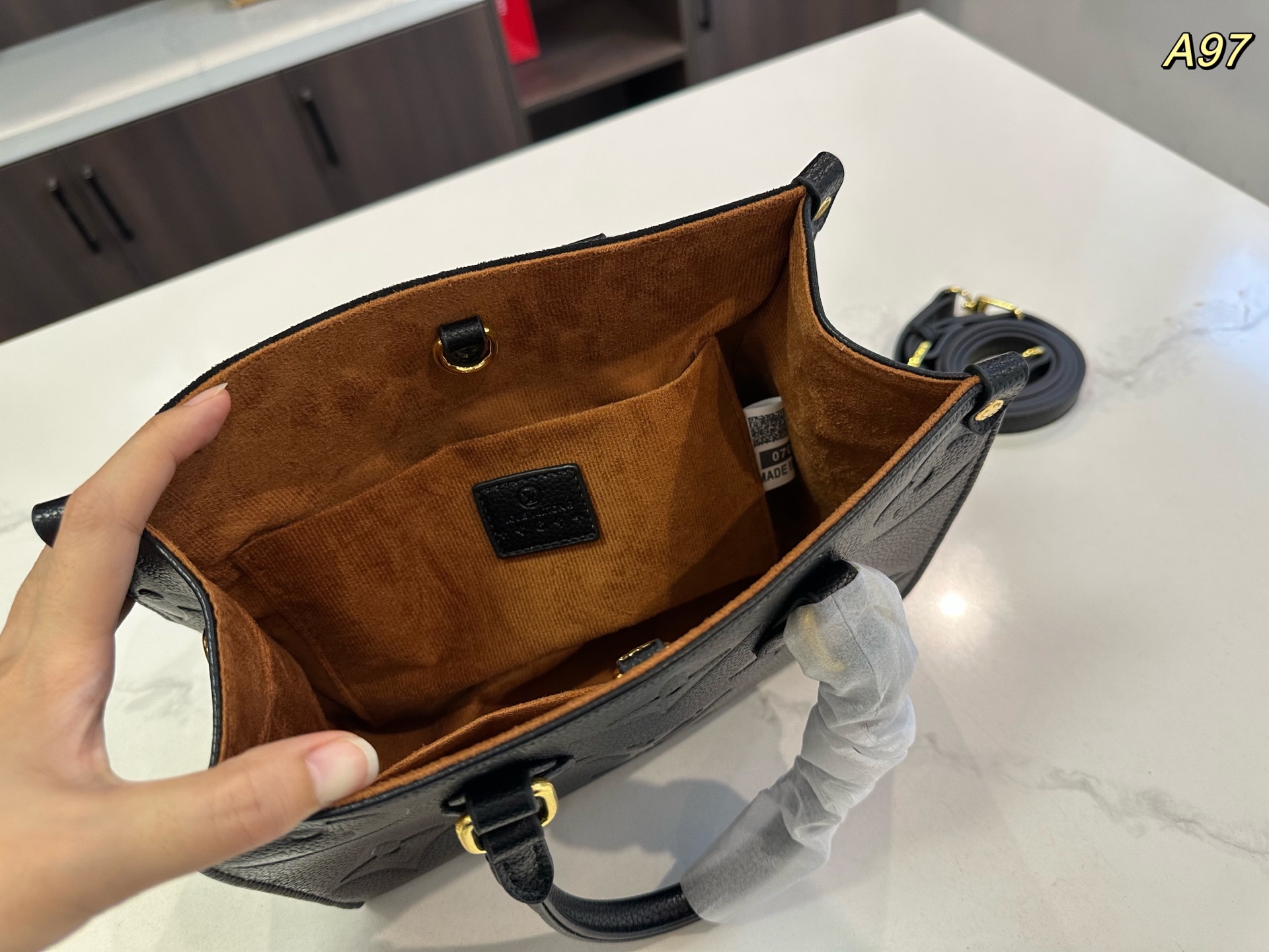 LV ONTHEGO Beaver Fur Tote Bag