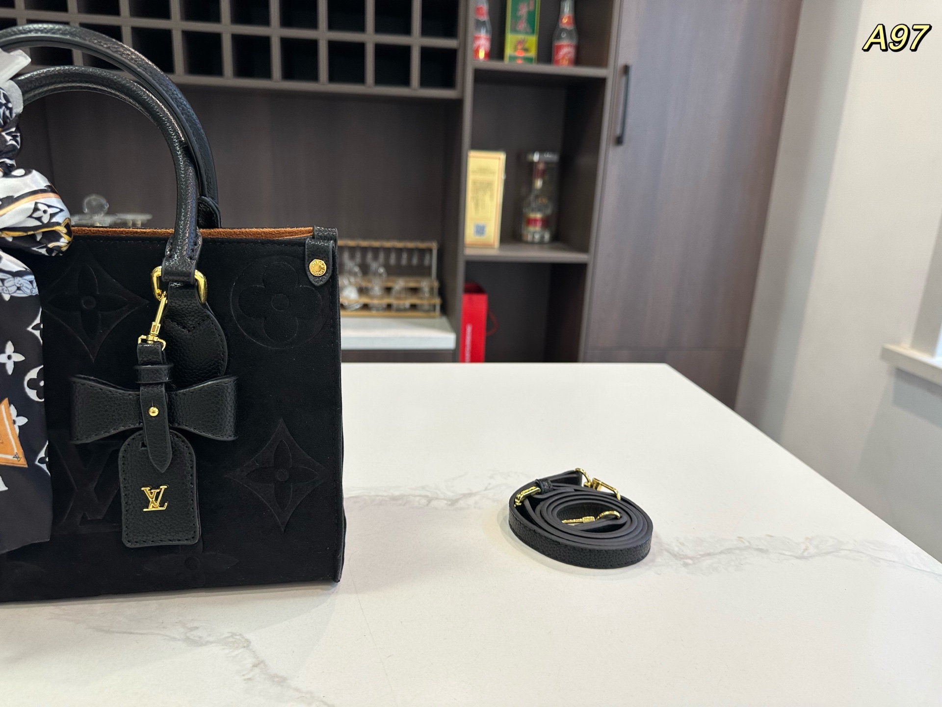 LV ONTHEGO Beaver Fur Tote Bag