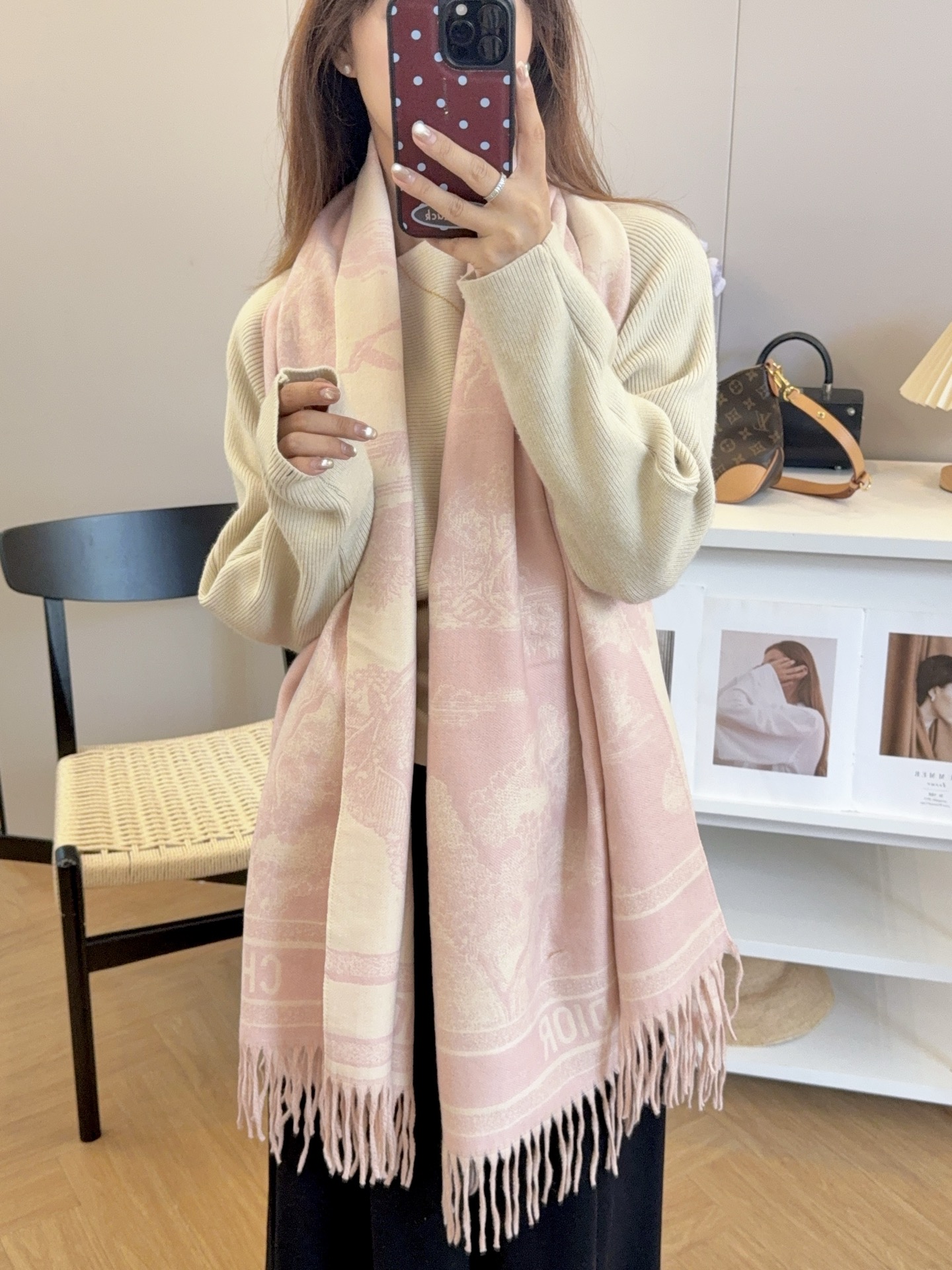 Dior scarf fashionable soft texture