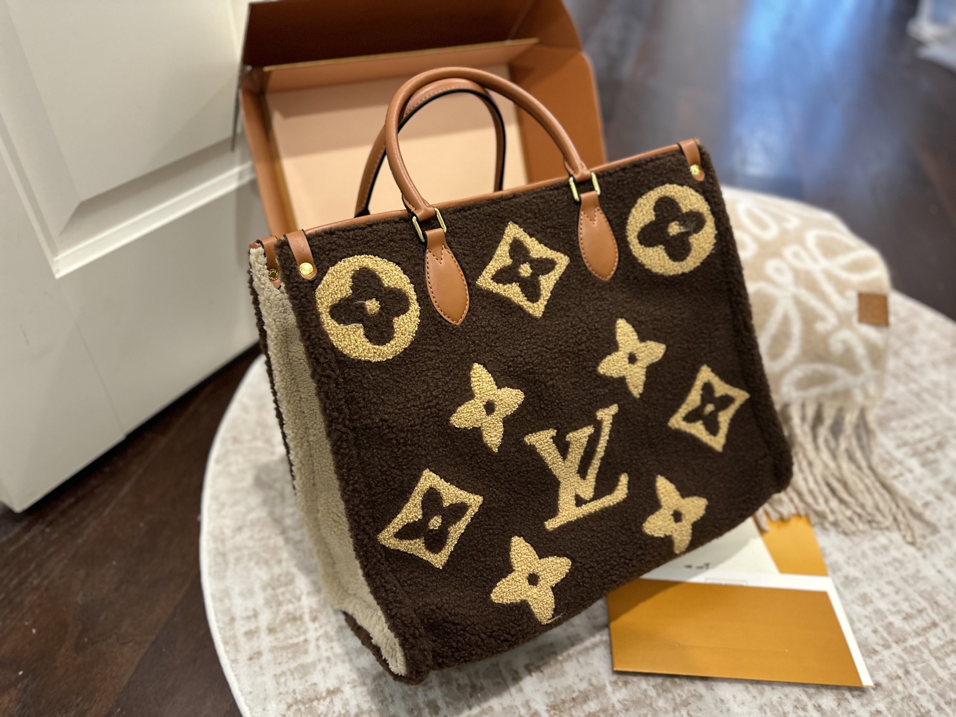 LV  Monogram  onthego bag