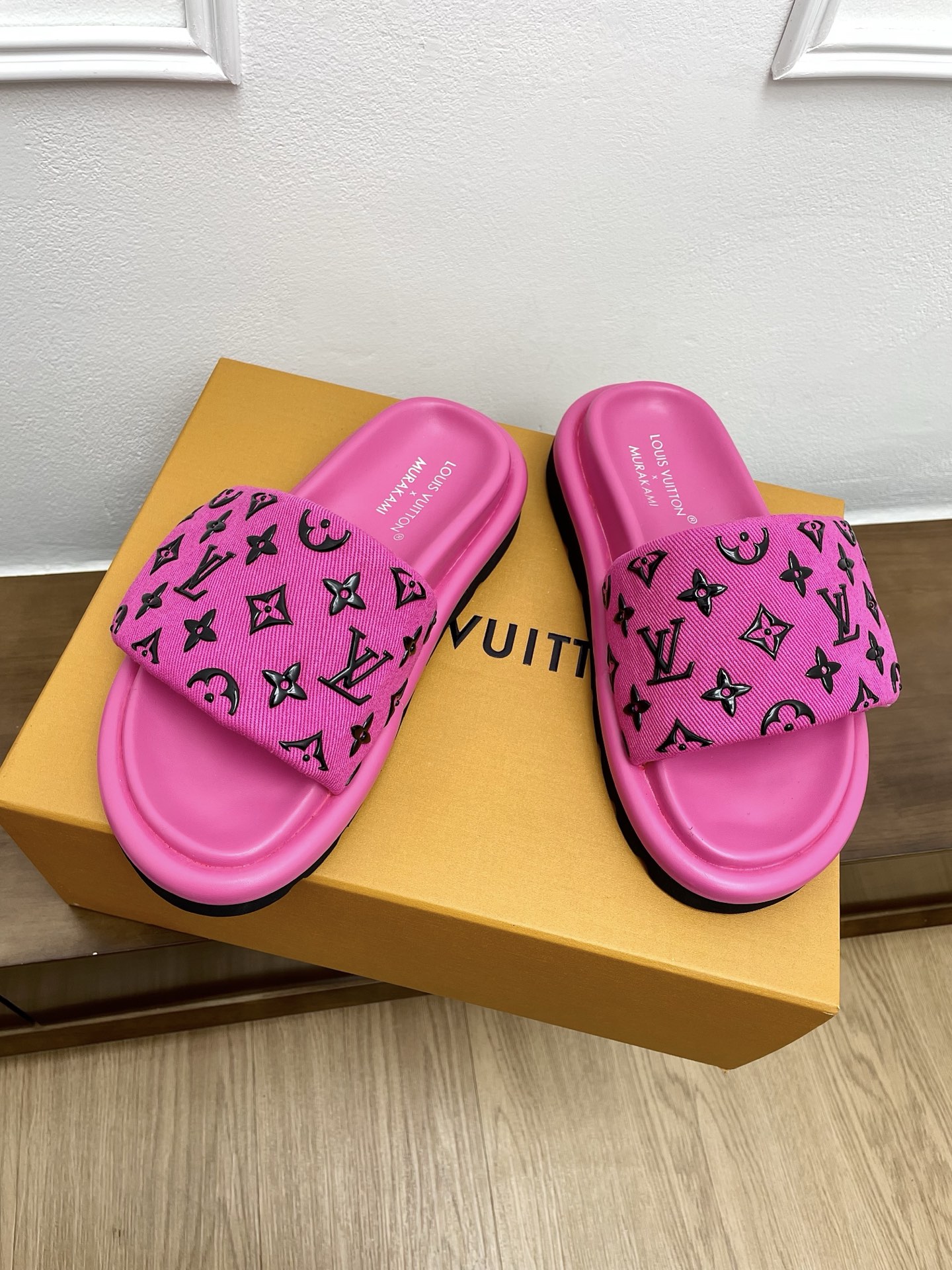 Top version LV slippers unisex