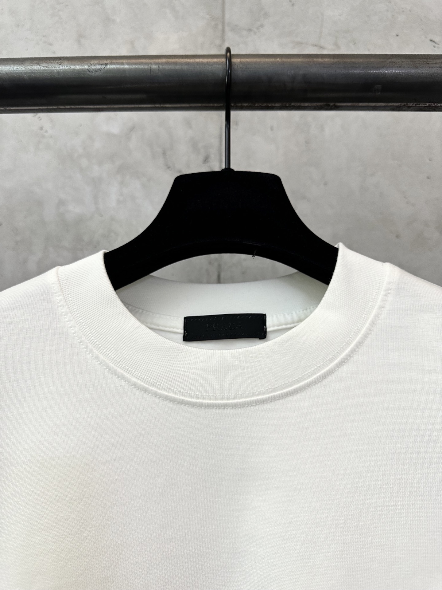 Prada 25ss Crew Neck Long Sleeve T-Shirt (Unisex)