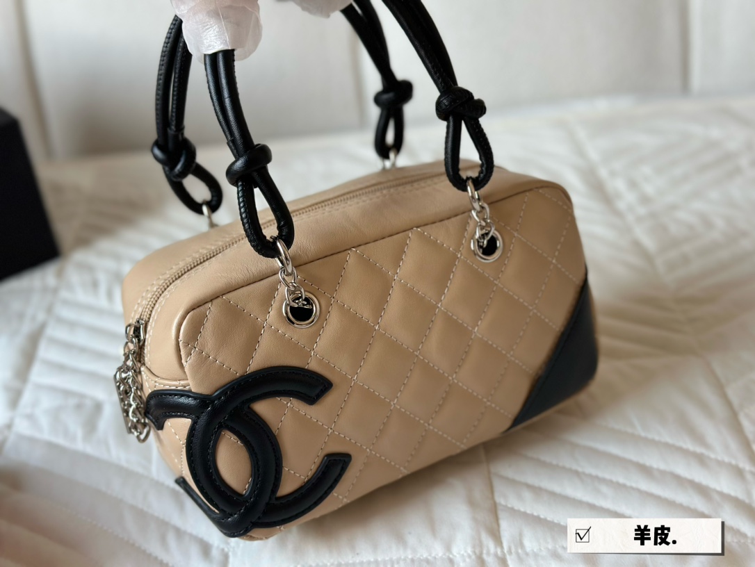 Chanel chain crossbody bag