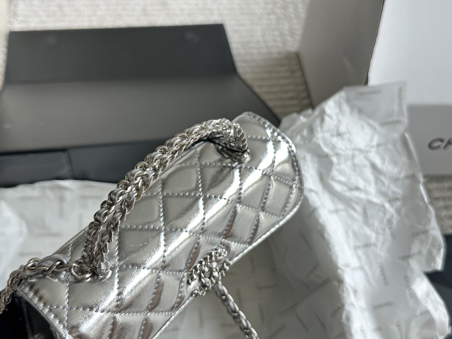 Chanel 23 Kelly phone shoulder bag