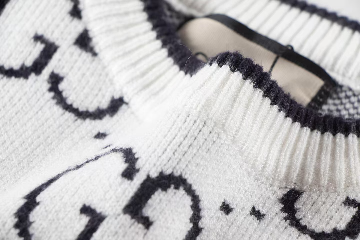 GUCCI new Fall/Winter crewneck sweater unisex