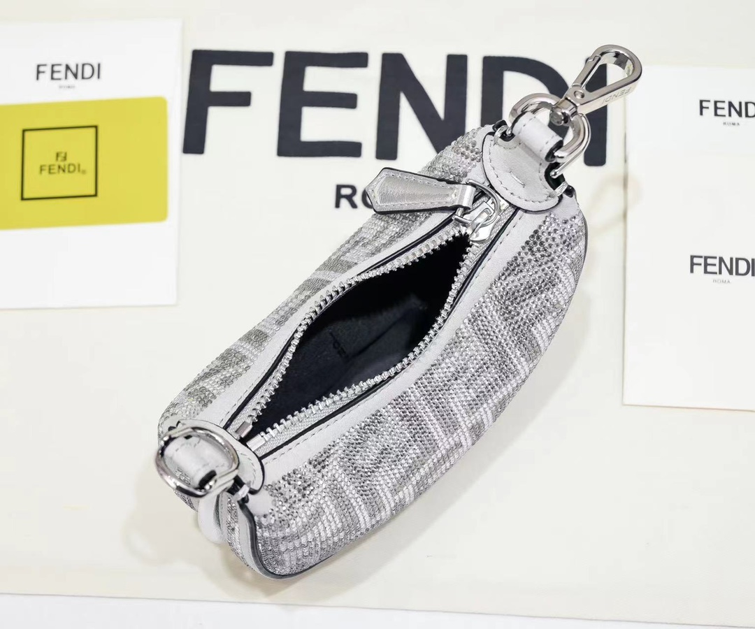 FENDI praphy armpit chain bag