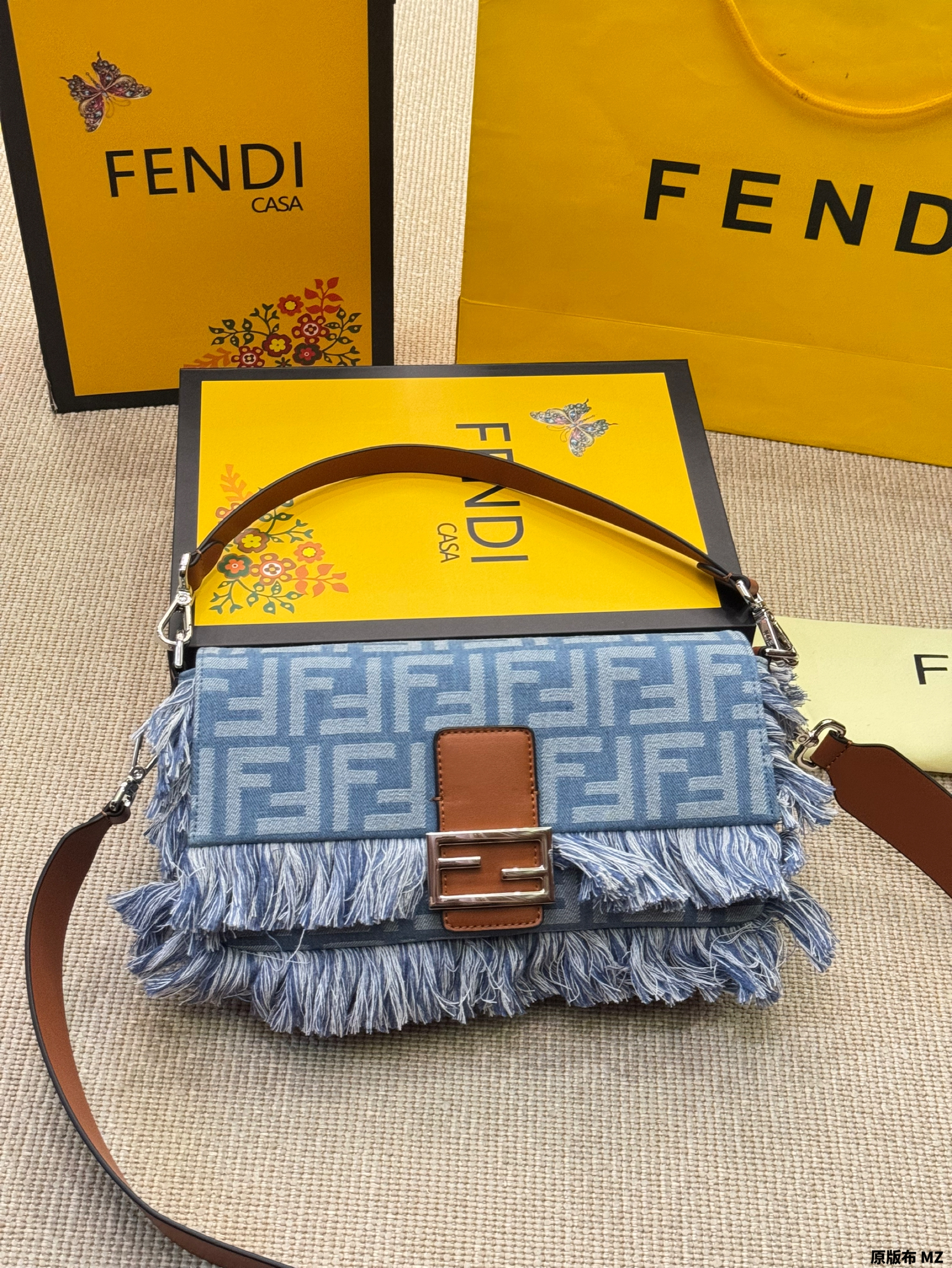 FENDI vintage baguette bag