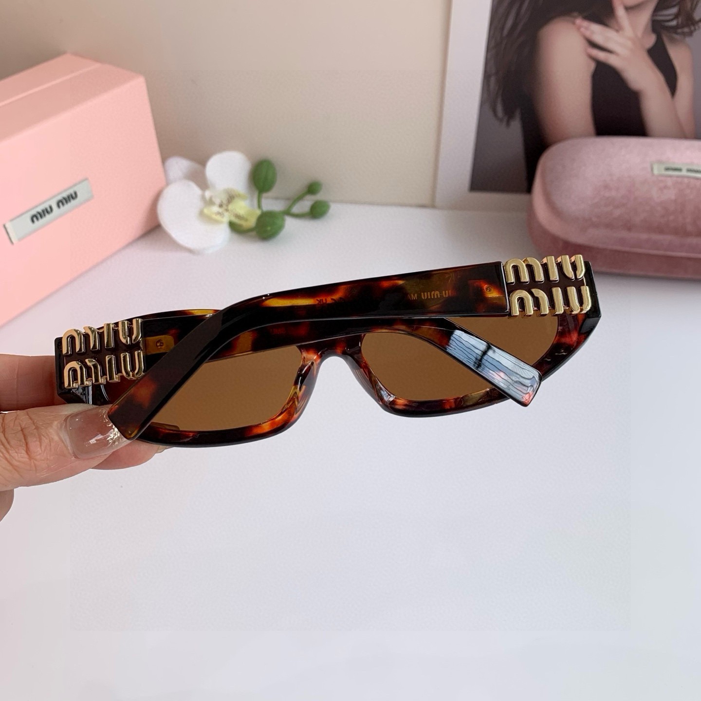 MIUMIU LOGO sunglasses