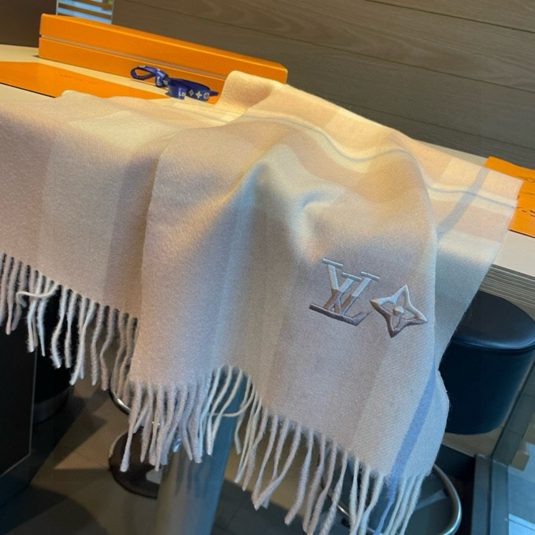 LV Scarf
