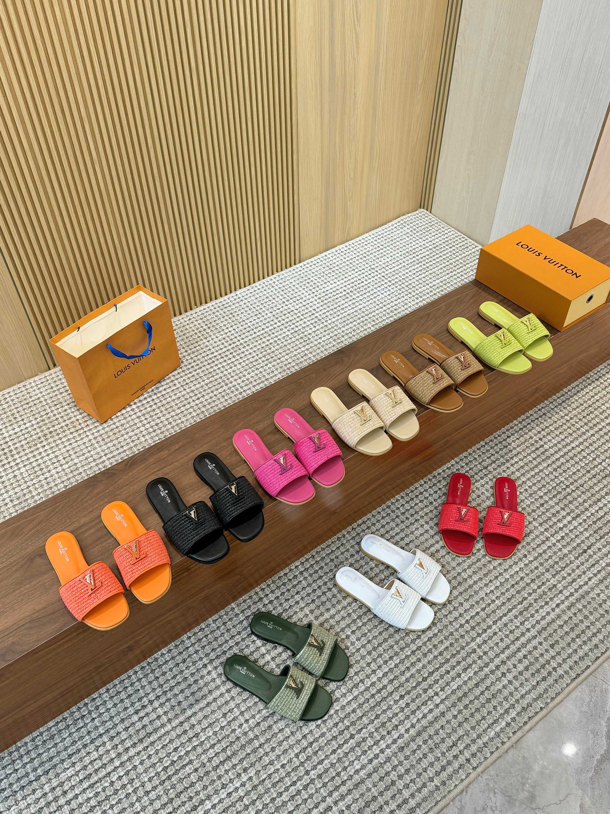 LV Knitted flat-bottomed women's slippers Sandals