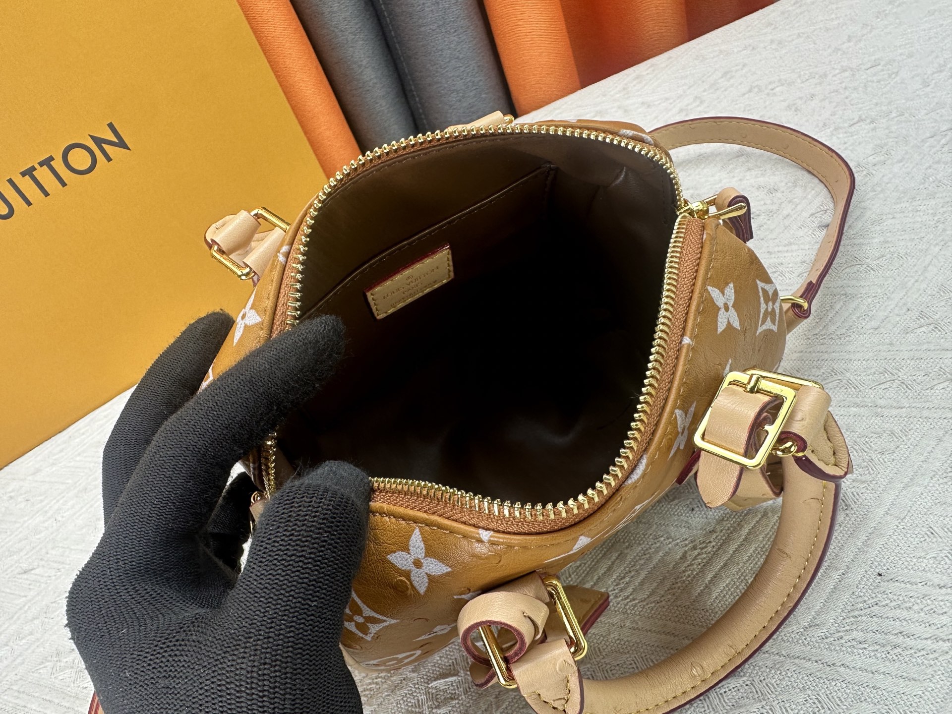 LV Speedy18 Monogram version shoulder bag