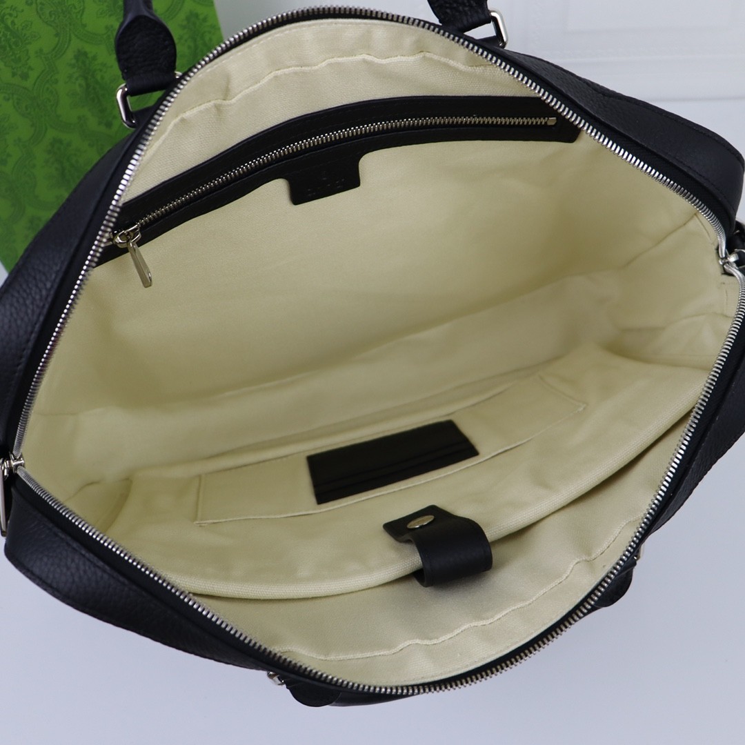 Top version Gucci black shoulder handbag