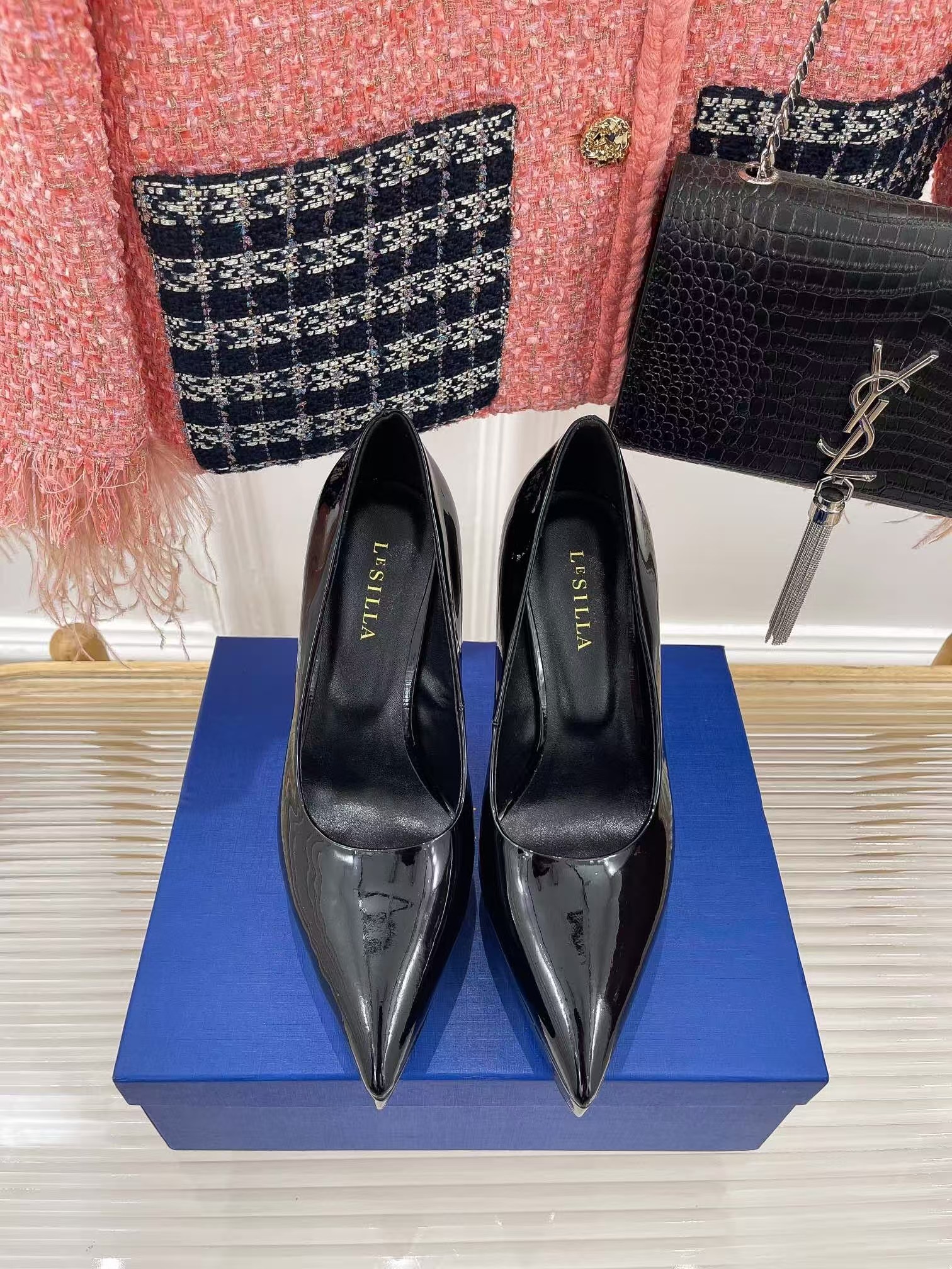 Lesilla pointy high-heeled shoes