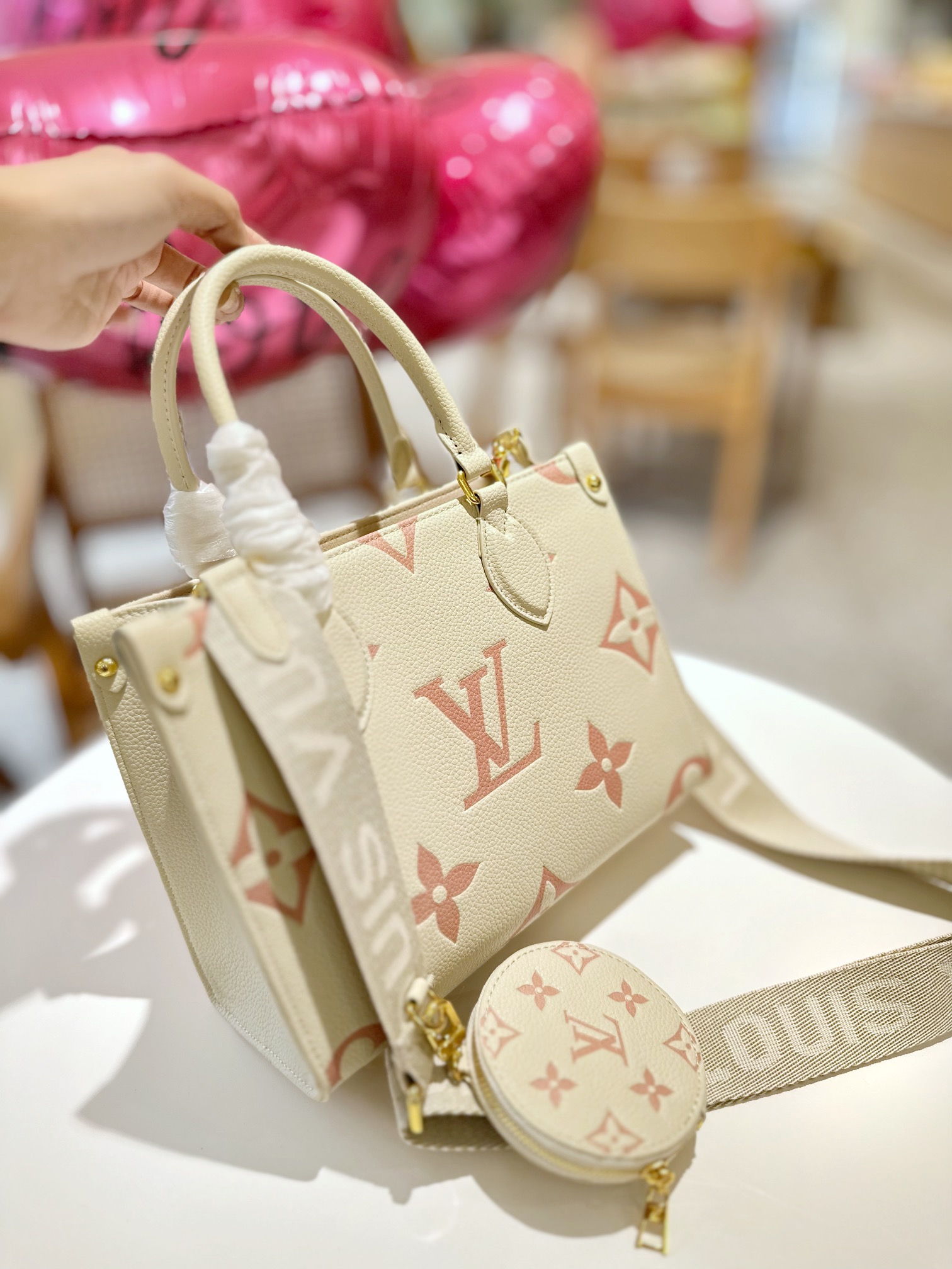 LV onthego Jungle Bag shoulder handbag