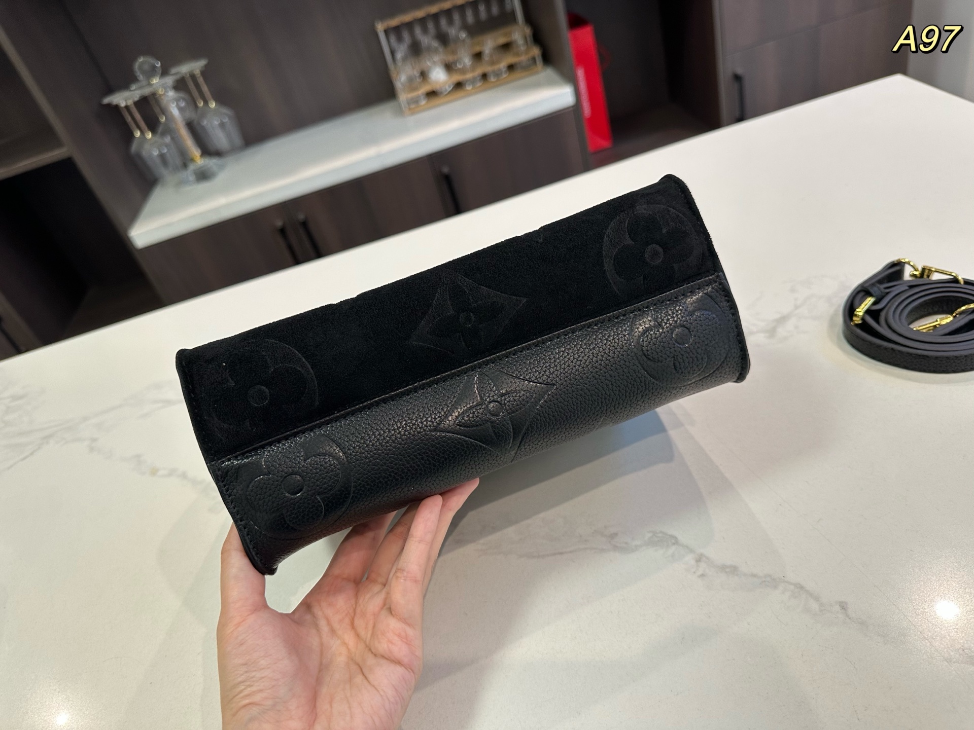 LV ONTHEGO Beaver Fur Tote Bag