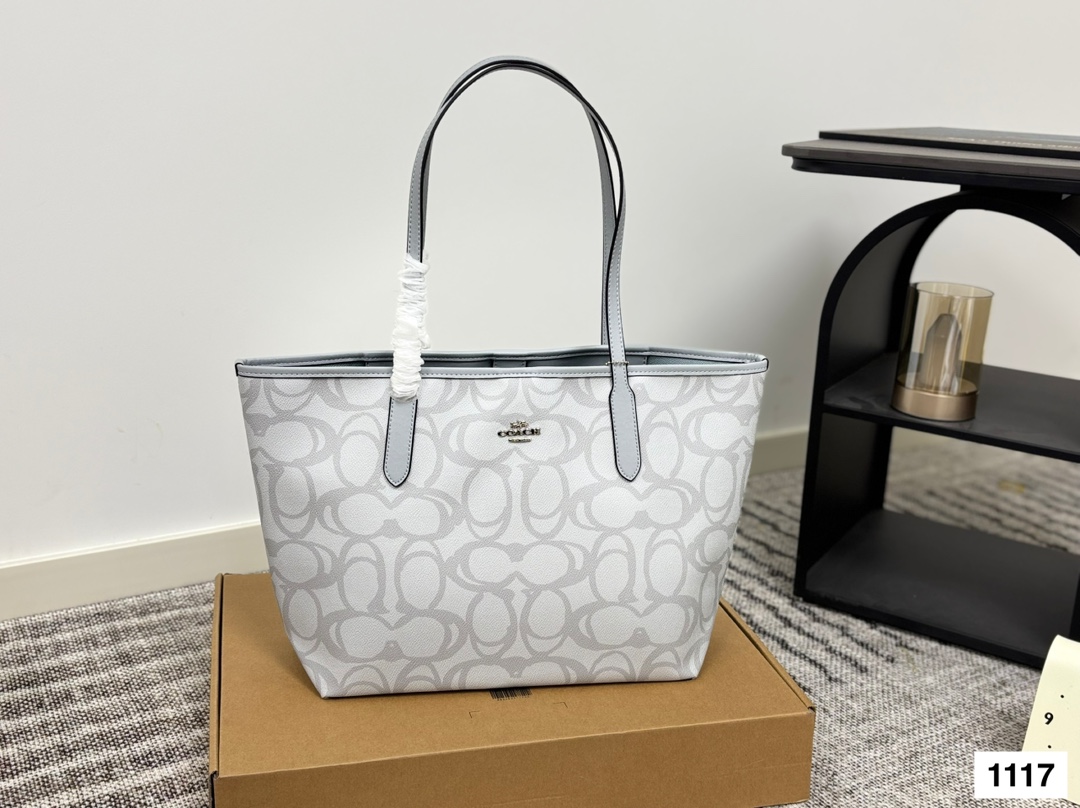 Coach tote shopping bags
