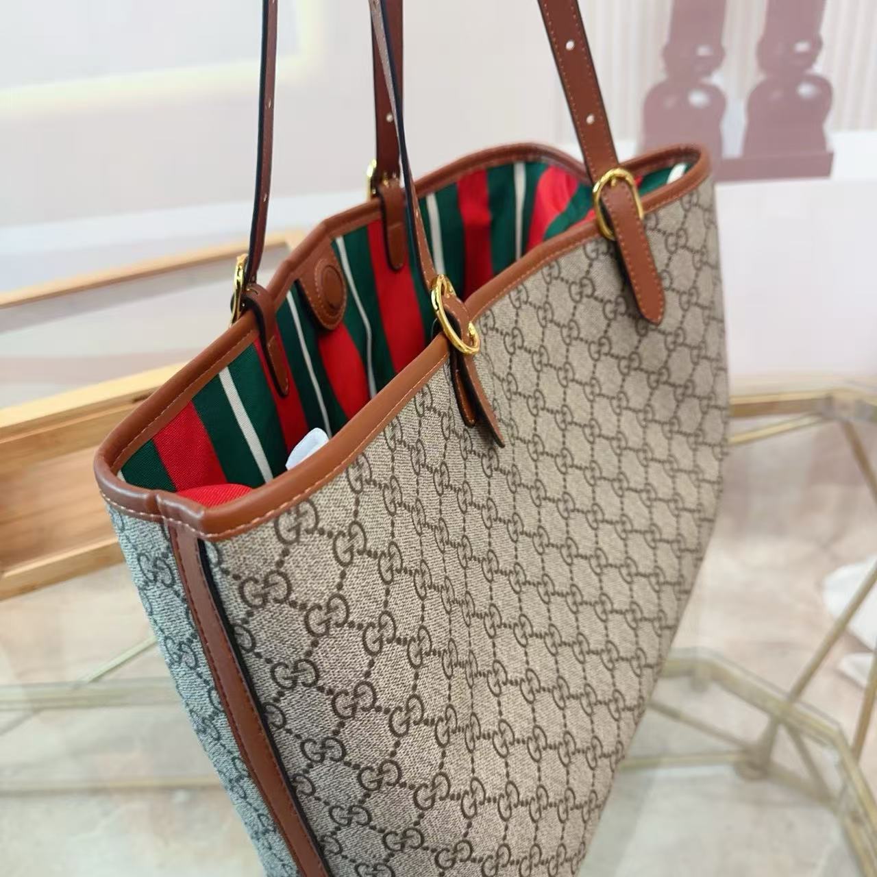 Gucci Emblem bag
