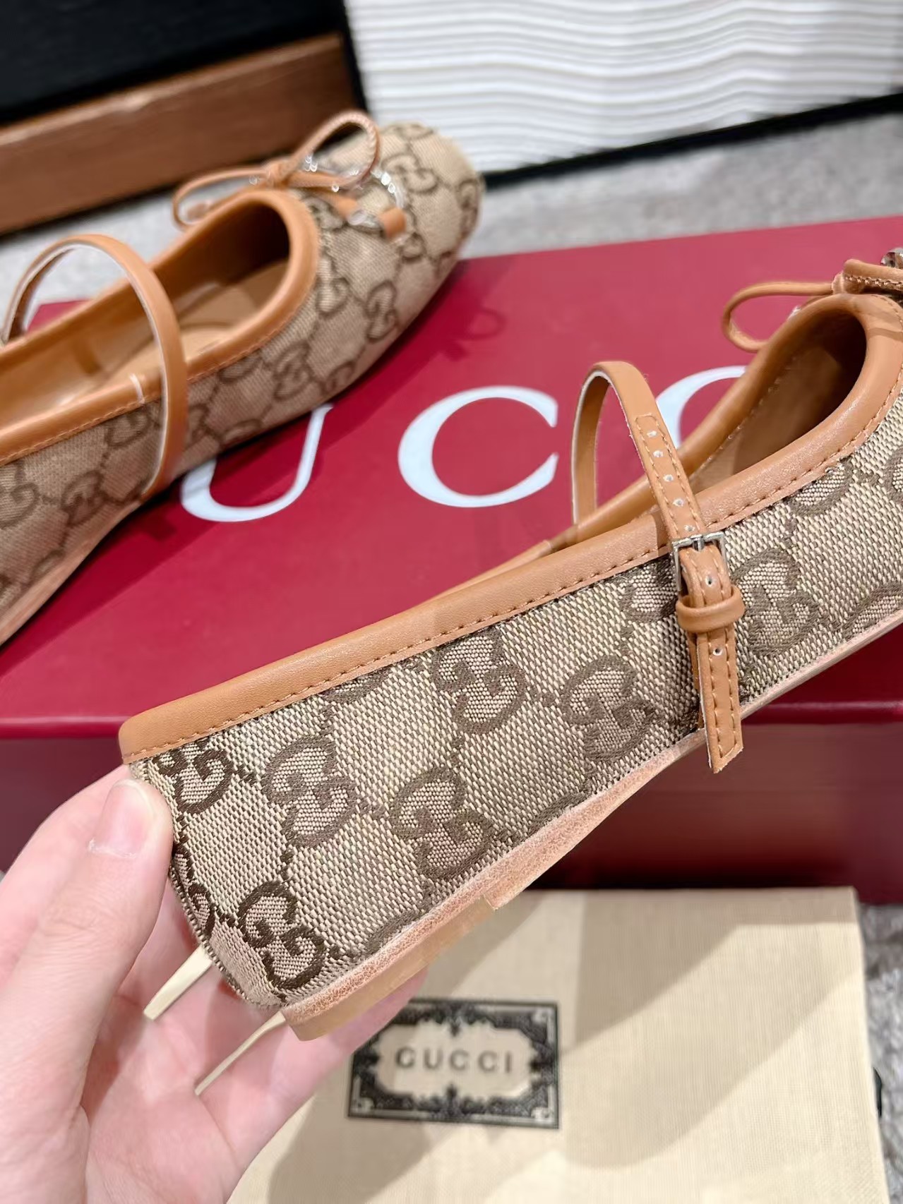 Gucci Fashionable flat ballet shoes with horse bit buckle new style