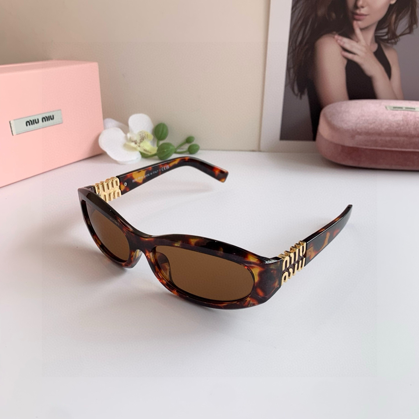 MIUMIU LOGO sunglasses