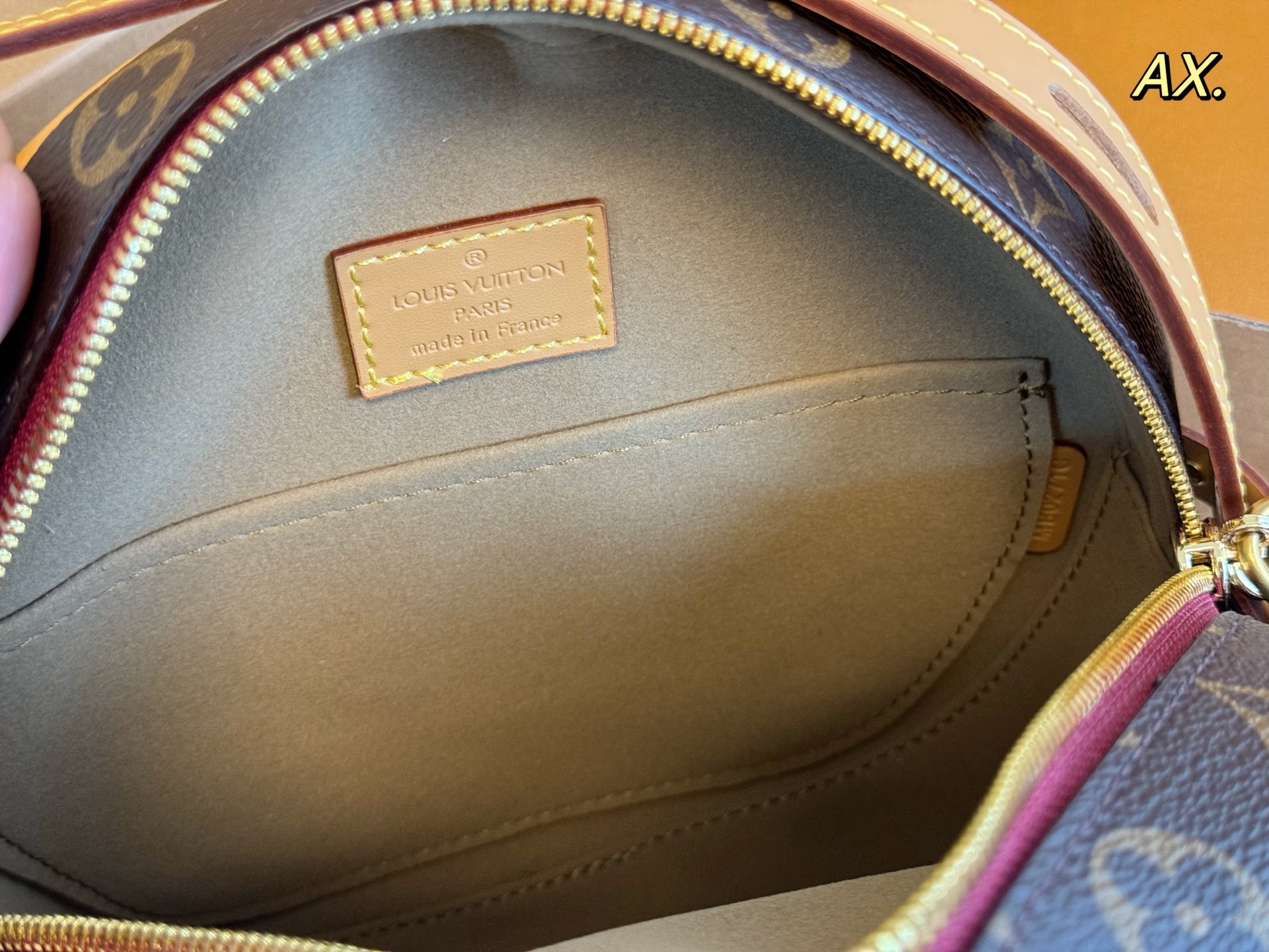 LV Louis Vuitton Round Bag