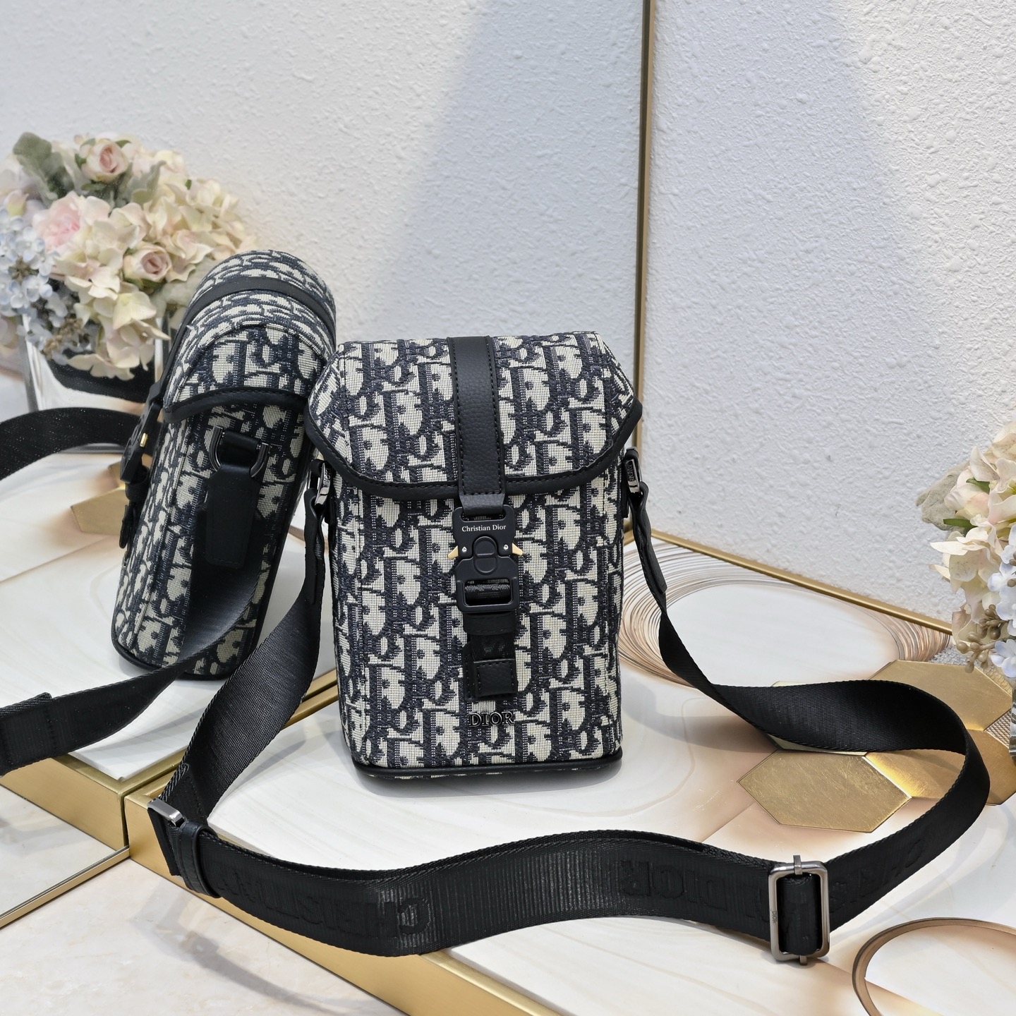 Dior saddle shoulder bag