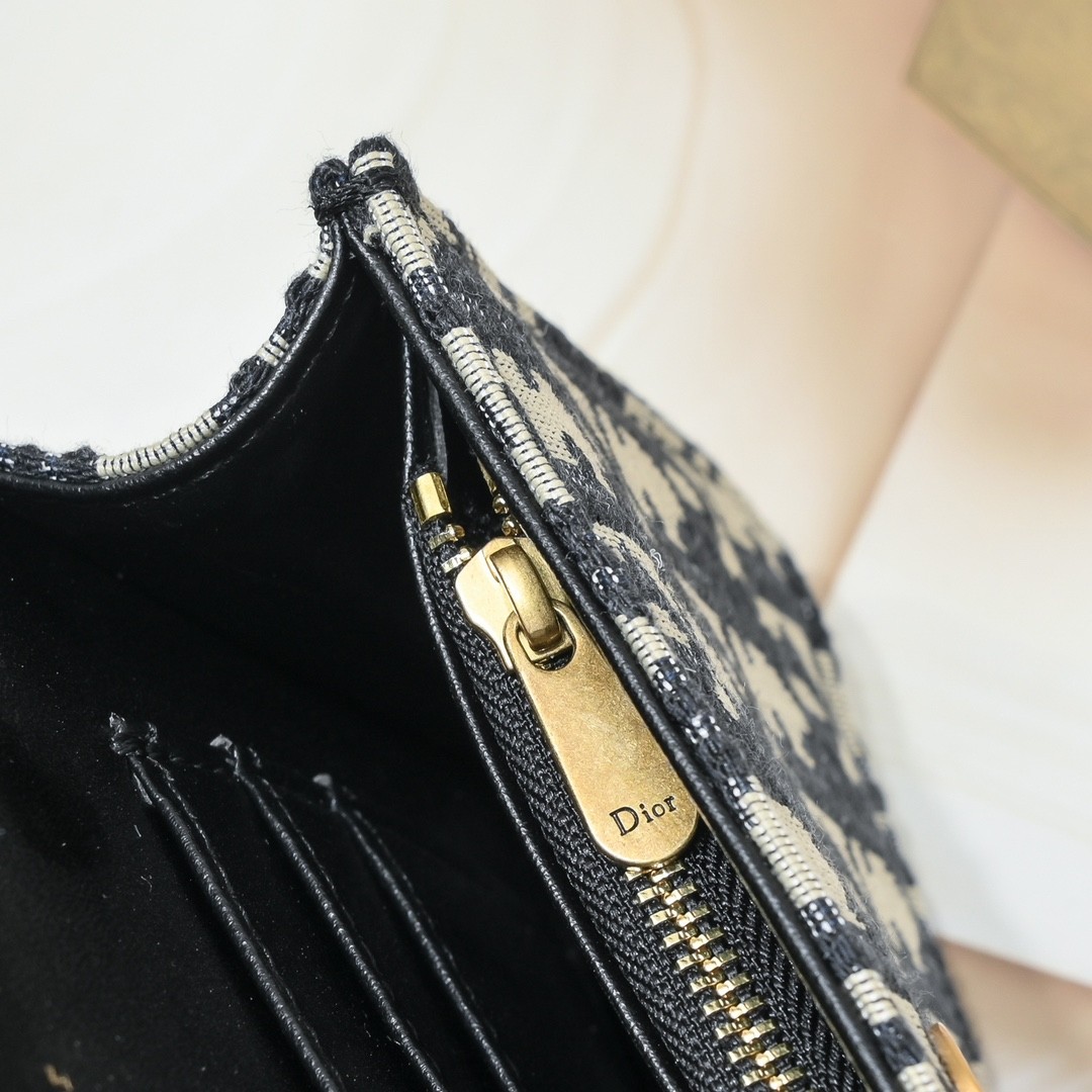 Dior saddle shoulder bag