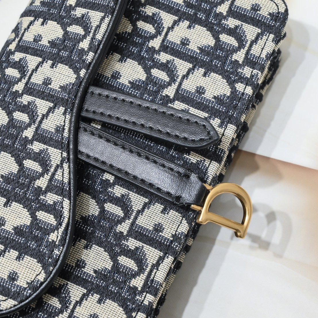 Dior saddle shoulder bag