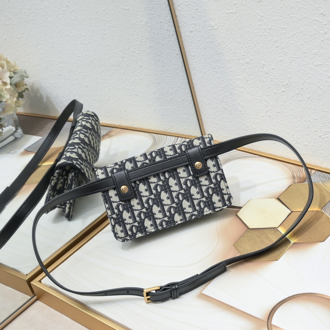 Dior saddle shoulder bag