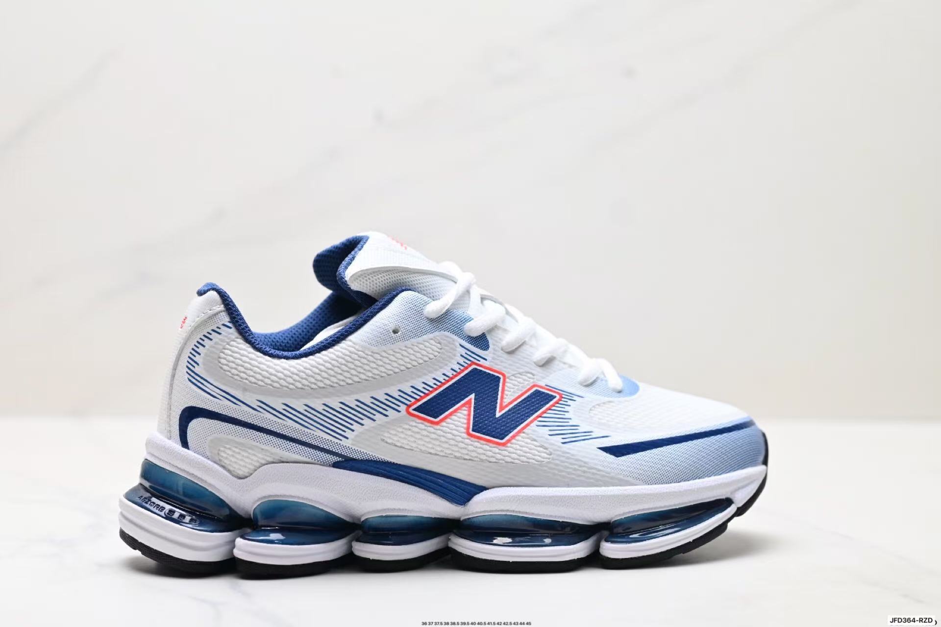 New Balance M2000 sports shoes