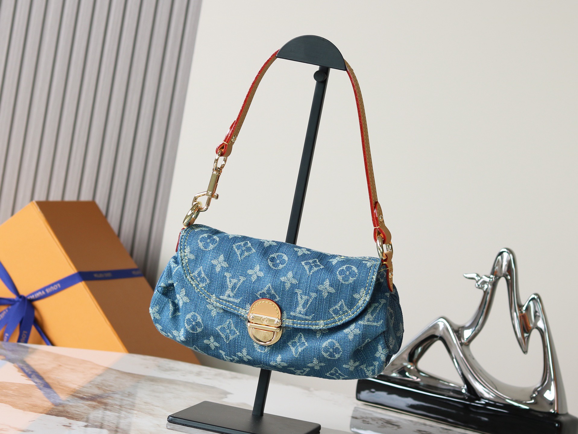 LV Vintage shoulder bag