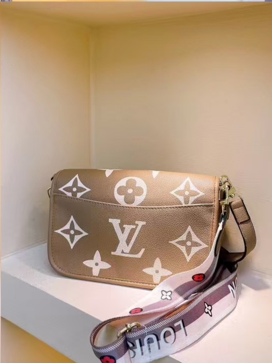 Louis Vuitton LV shoulder crossbody bag