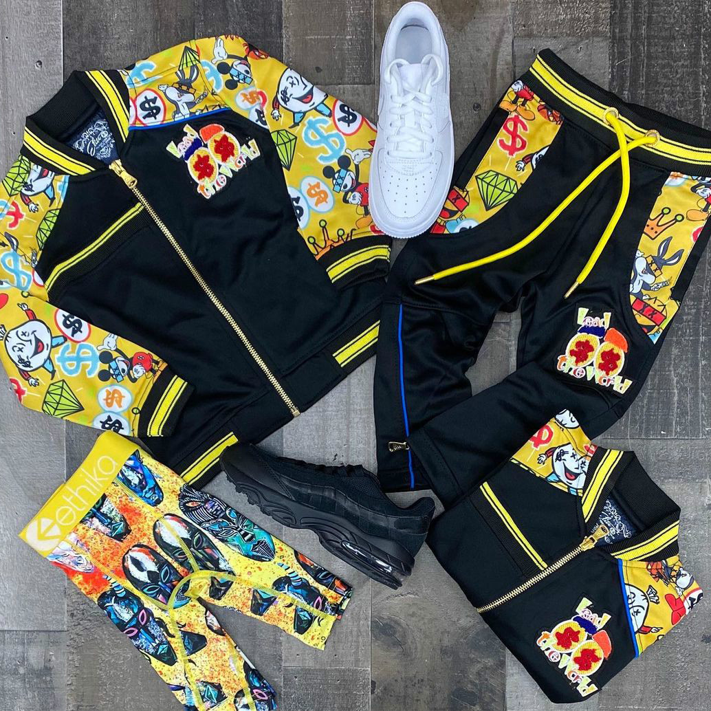 Fun pattern printed sports suit
